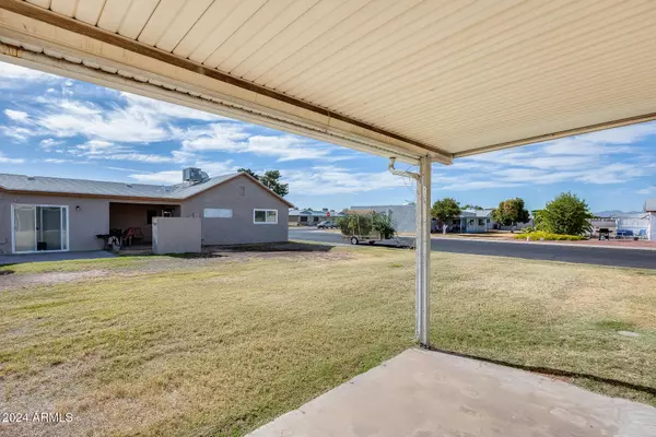 9523 W NORTH Lane #B, Peoria, AZ 85345