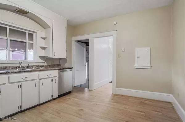 138 W Main, East Palestine, OH 44413