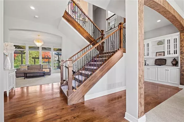 12322 W 164th TER, Overland Park, KS 66221