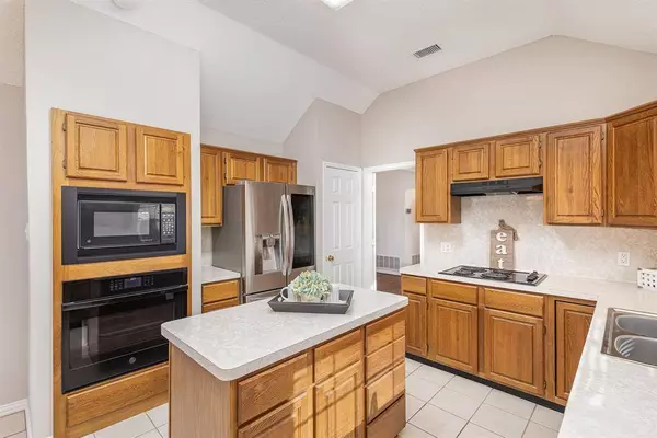 2405 Balsam Drive, Rowlett, TX 75089