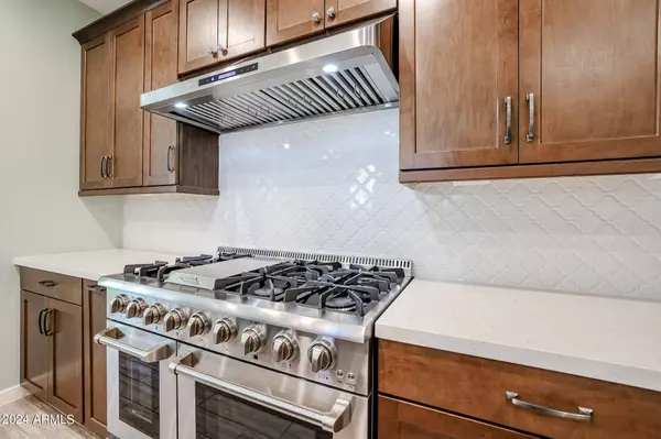 1243 E IRWIN Avenue, Phoenix, AZ 85042