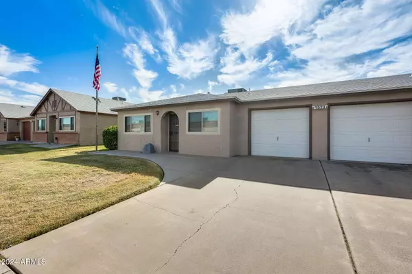 9523 W NORTH Lane #B, Peoria, AZ 85345