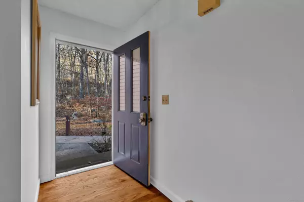 97 West Main Street #APT 23, East Lyme, CT 06357