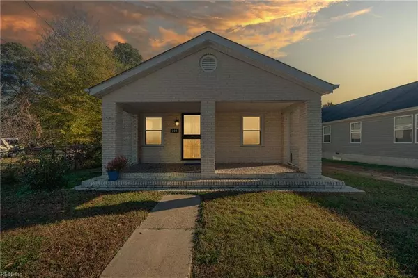 208 Middle ST, Smithfield, VA 23430