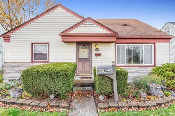 25665 MACKINAC Street, Roseville, MI 48066