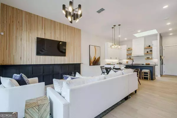 402 Falling Water AVE, Woodstock, GA 30189