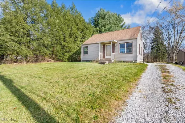 2332 Candell AVE SW, Massillon, OH 44646