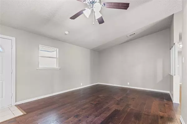 2207 E Alma Avenue, Sherman, TX 75090