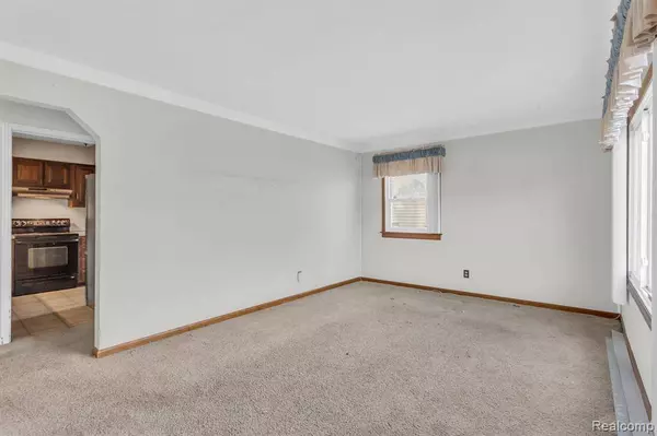 25665 MACKINAC Street, Roseville, MI 48066