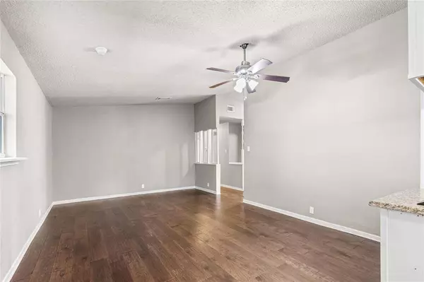 2207 E Alma Avenue, Sherman, TX 75090