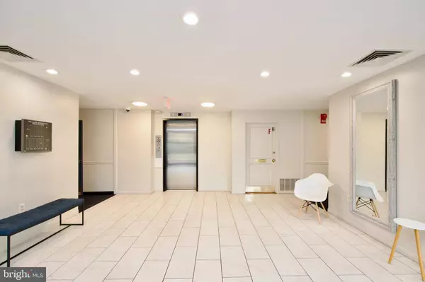 4201 CHERRY HILL RD #106, Arlington, VA 22207