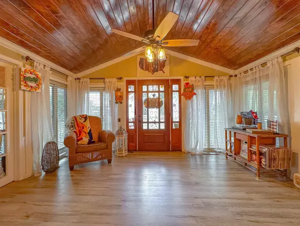 11325 NW Faircloth Road, Bristol, FL 32321