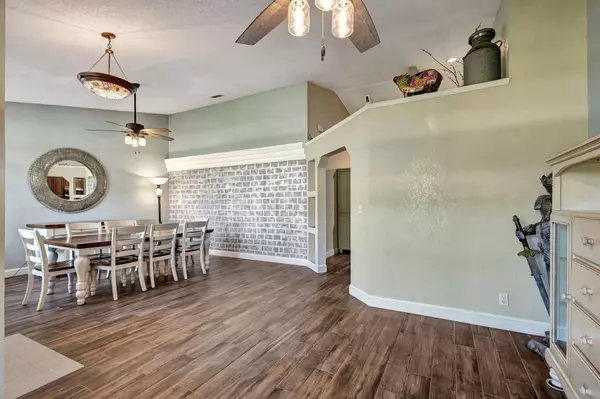 12592 N 82nd LN, The Acreage, FL 33412