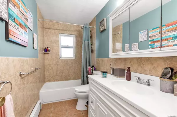 72 Althouse AVE, East Rockaway, NY 11518