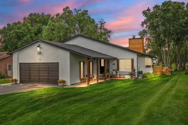 1702 Sunnyslope DR, Crown Point, IN 46307