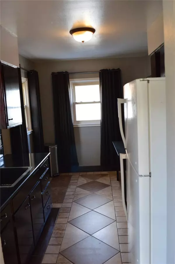 14 E Park Avenue, Des Moines, IA 50315