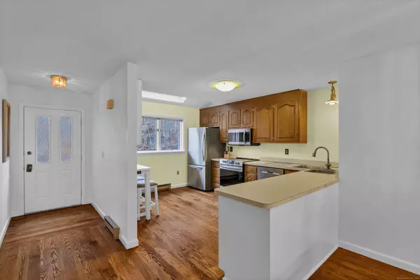 97 West Main Street #APT 23, East Lyme, CT 06357