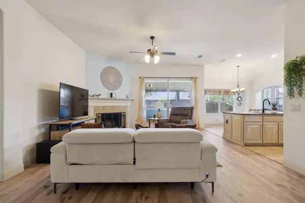 108 Ridgewood Drive, Euless, TX 76039