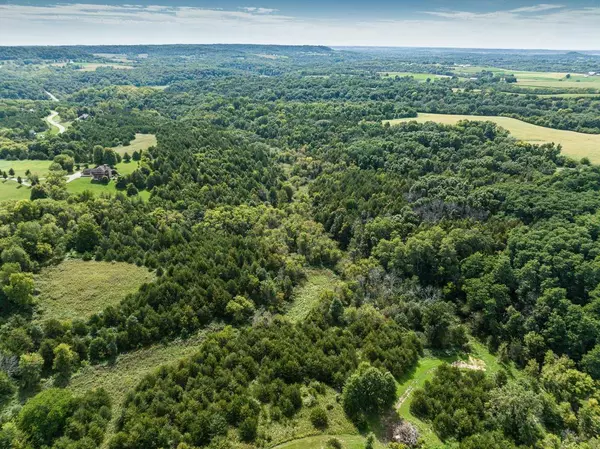 240 Thunder Bay Road, Galena, IL 61036