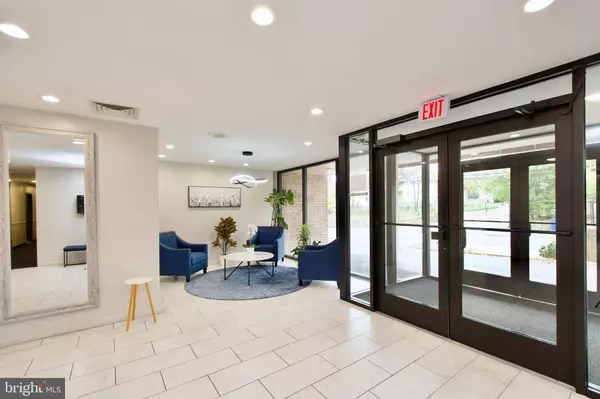 4201 CHERRY HILL RD #106, Arlington, VA 22207