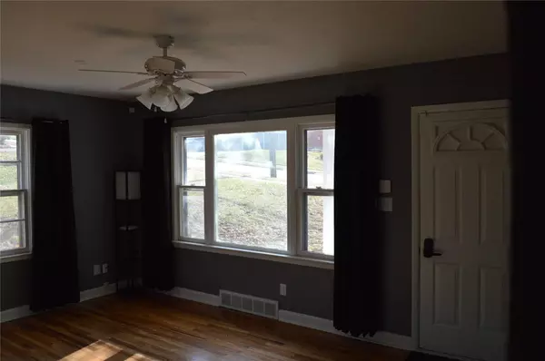 14 E Park Avenue, Des Moines, IA 50315