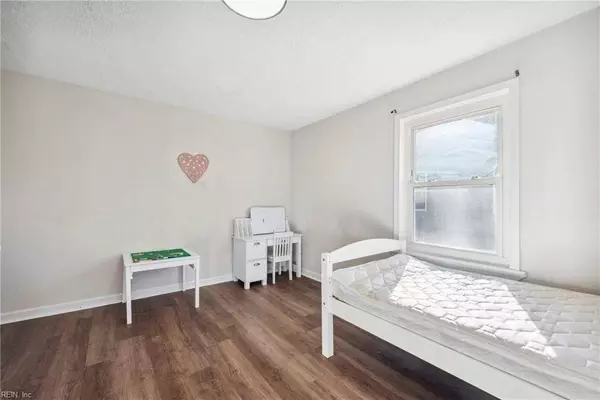 208 Middle ST, Smithfield, VA 23430