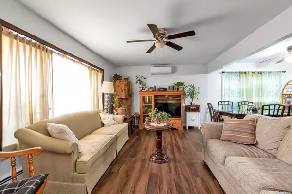 72 Althouse AVE, East Rockaway, NY 11518