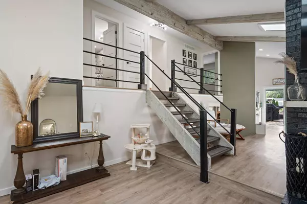 1702 Sunnyslope DR, Crown Point, IN 46307