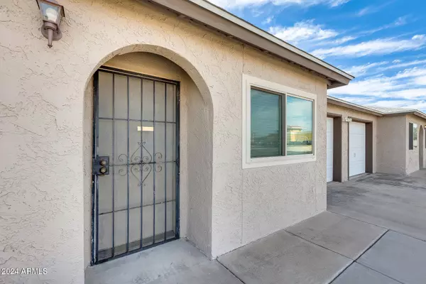 9523 W NORTH Lane #B, Peoria, AZ 85345