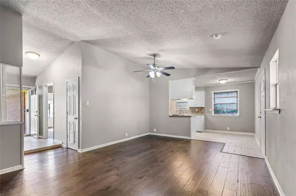 2207 E Alma Avenue, Sherman, TX 75090