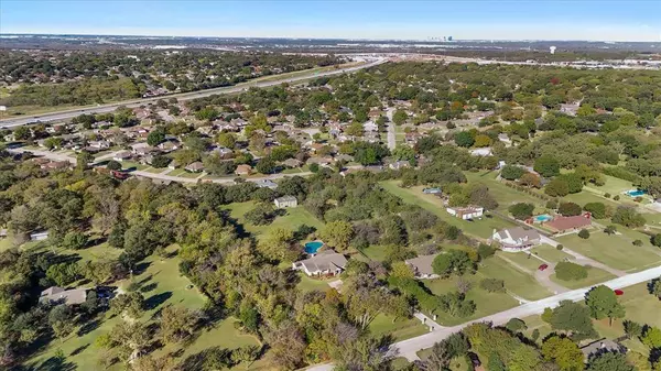5304 Hidden Oaks Lane, Arlington, TX 76017