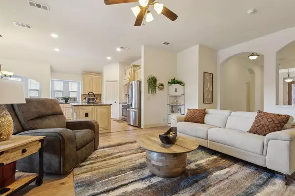 108 Ridgewood Drive, Euless, TX 76039