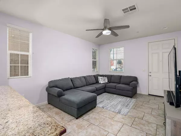 1384 Royalty Way, Clovis, CA 93619