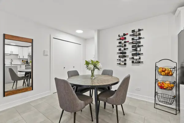 200 Willow LN #C119, Willow Springs, IL 60480