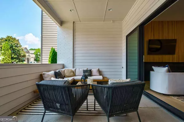 402 Falling Water AVE, Woodstock, GA 30189