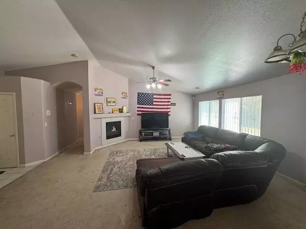 1584 N Wheeler Avenue, Fresno, CA 93722