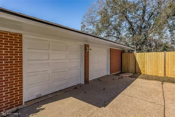 2323 Waverly Drive, Bossier City, LA 71111