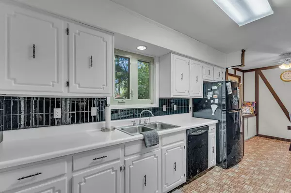 3844 Millsaps Dr., Laurel, MS 39440