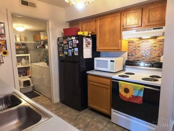 529 Aspen Glen Dr #211, Union Twp, OH 45244