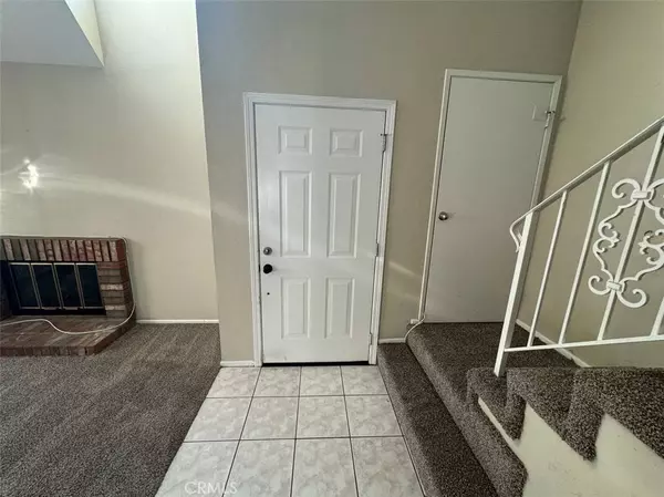 6215 Heatherwood DR, Jurupa Valley, CA 92509