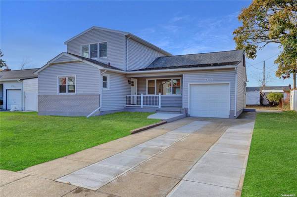 764 Norman DR, North Bellmore, NY 11710