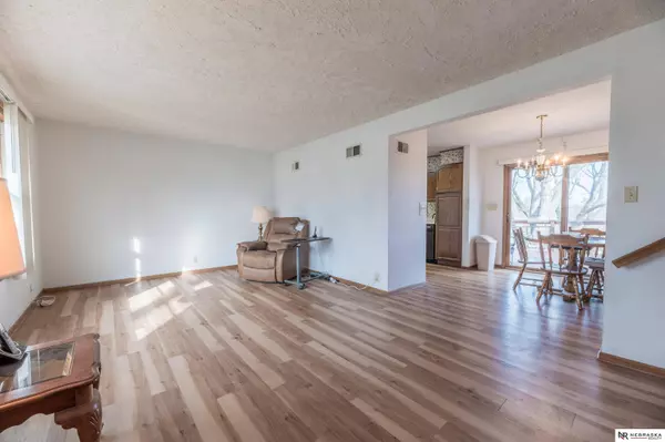 10602 Hilltop Road, Omaha, NE 68134