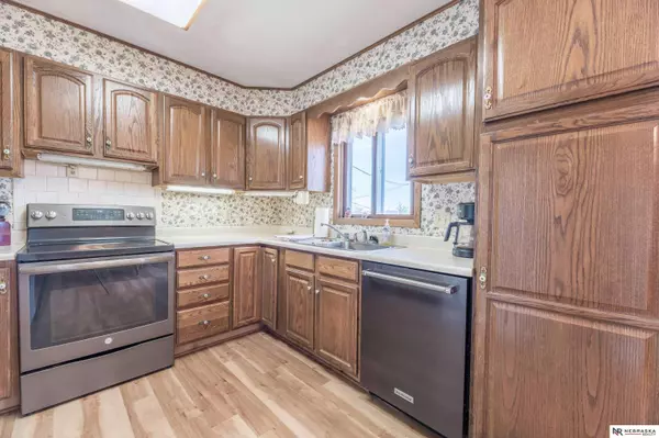 10602 Hilltop Road, Omaha, NE 68134