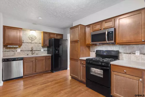 3811 N 112 Avenue, Omaha, NE 68164