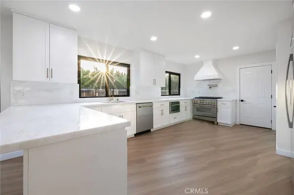 4404 Don Zarembo DR, Los Angeles, CA 90008