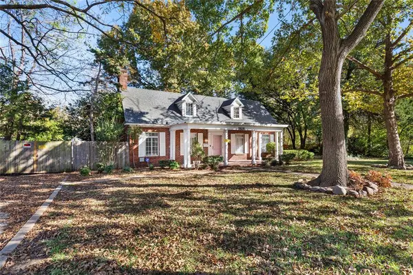 1525 N Shannon Street #S, Sherman, TX 75092