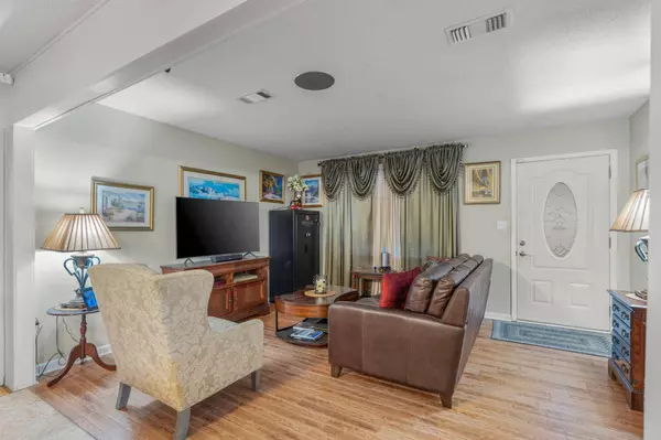 56 Mary Esther Drive, Mary Esther, FL 32569