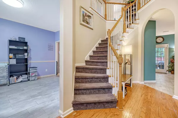 5423 S Gregg S Landing Dr, North Charleston, SC 29420