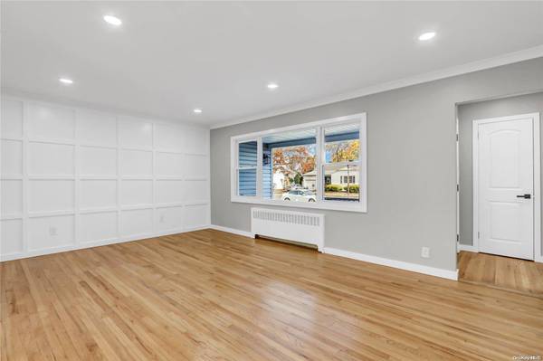 764 Norman DR, North Bellmore, NY 11710