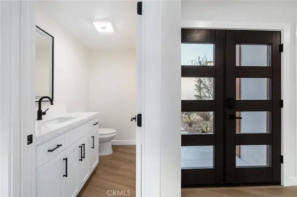 4404 Don Zarembo DR, Los Angeles, CA 90008